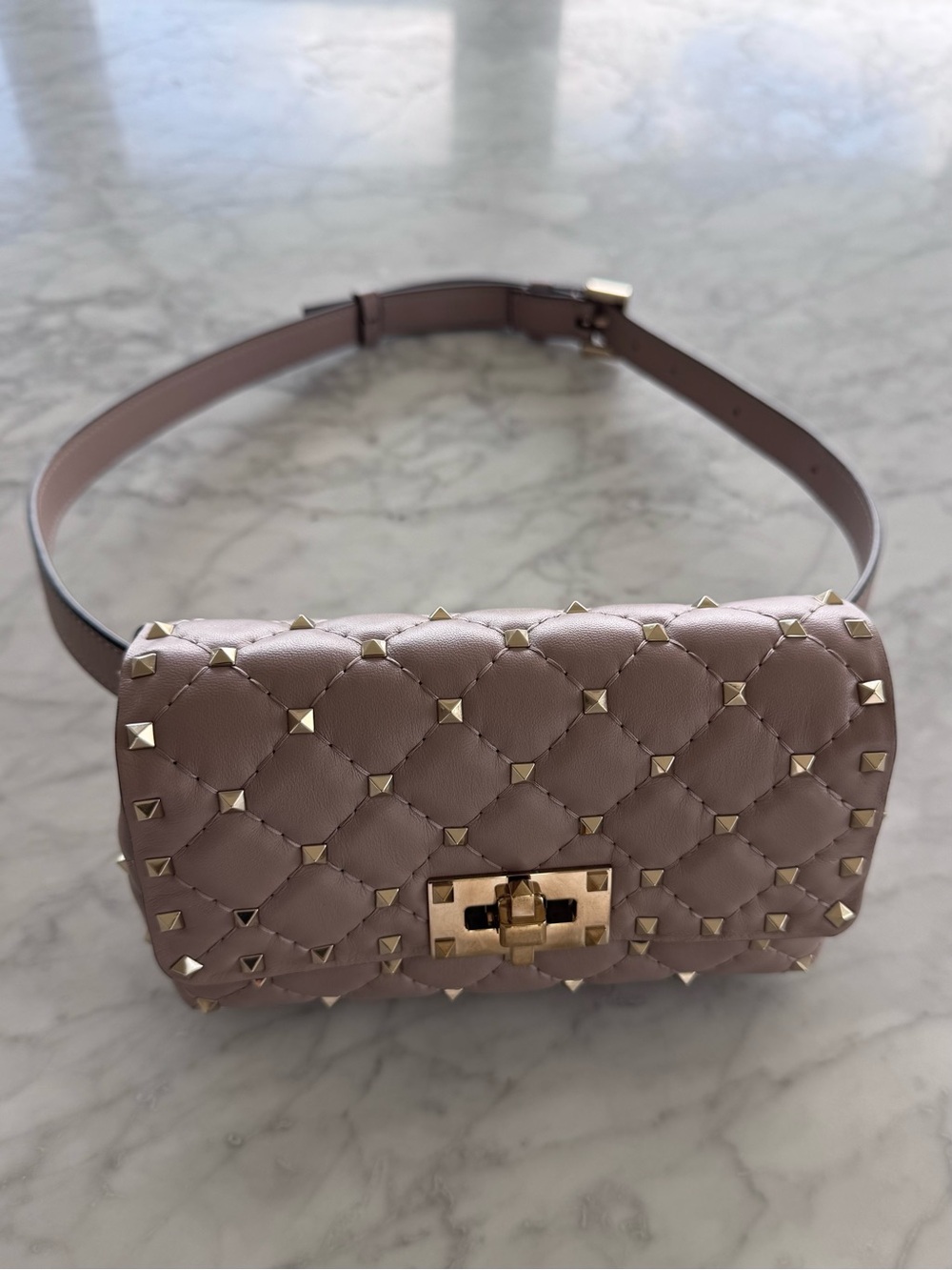 Authentic Valentino Like New Rockstud Bag in Poudre Leather, with Receipt - Picture 5 of 9